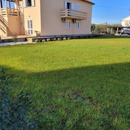 Apartmani Loli Ugljan Kültér fotó