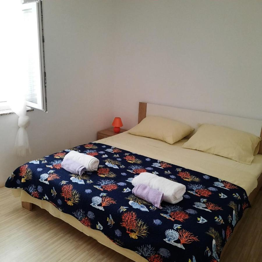 Apartmani Loli Ugljan Kültér fotó