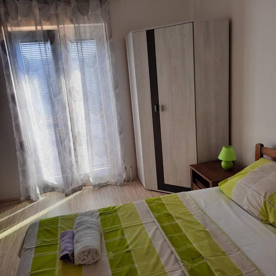 Apartmani Loli Ugljan Kültér fotó
