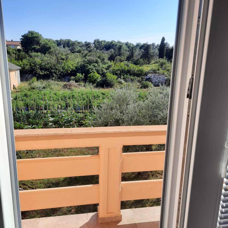 Apartmani Loli Ugljan Kültér fotó