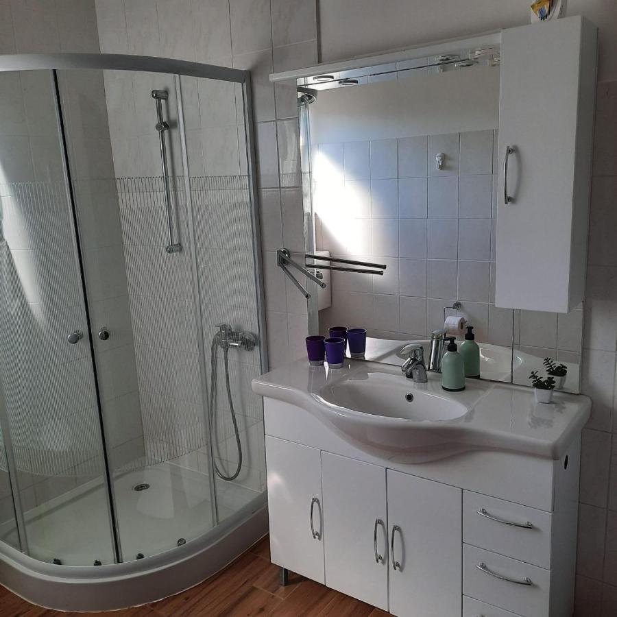 Apartmani Loli Ugljan Kültér fotó