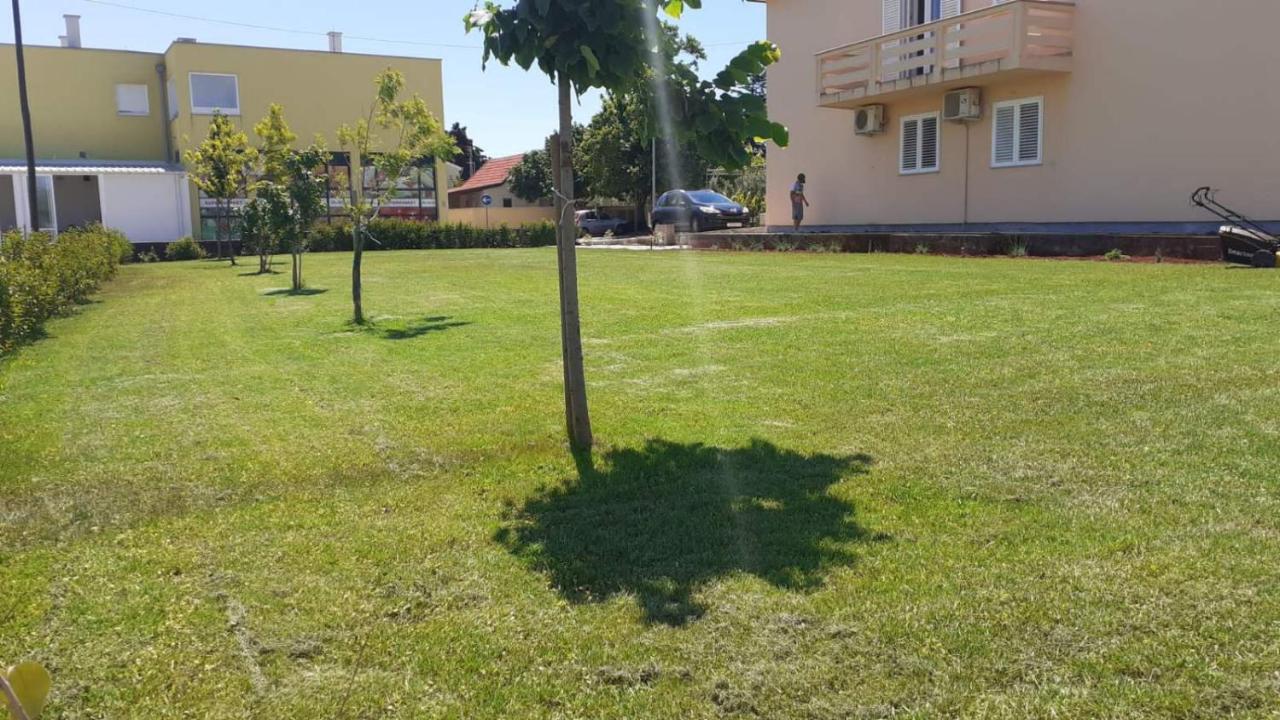 Apartmani Loli Ugljan Kültér fotó