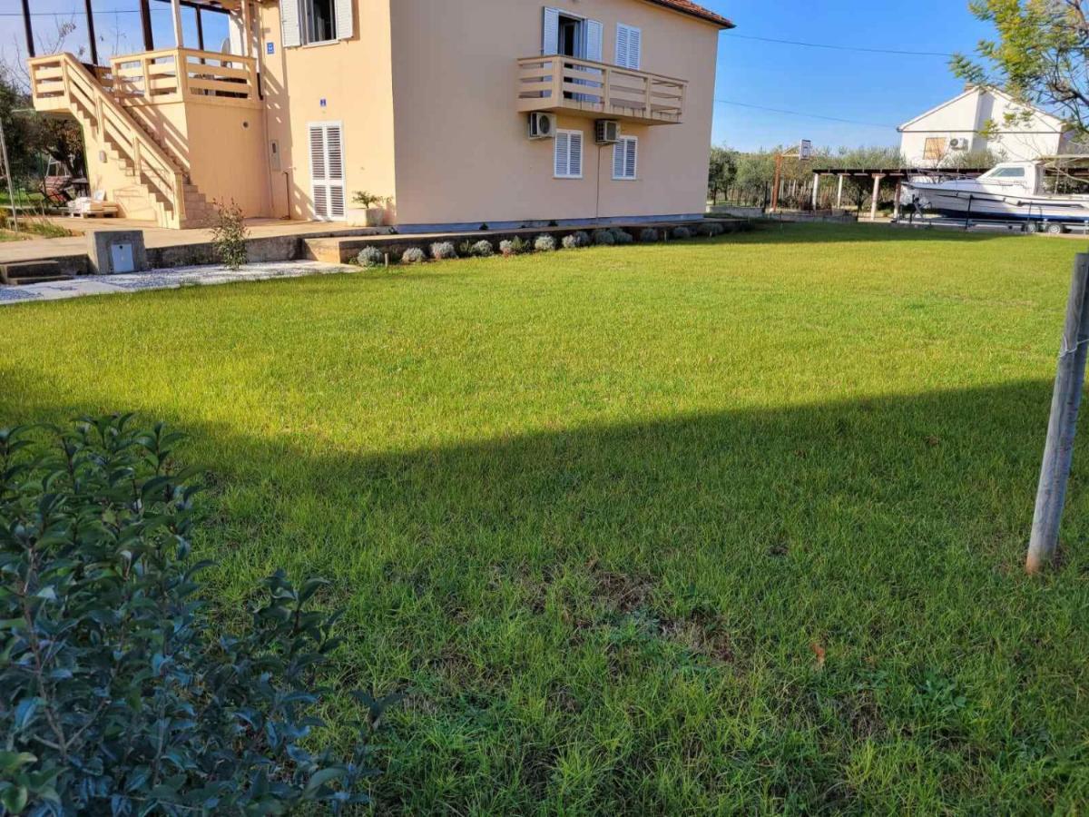 Apartmani Loli Ugljan Kültér fotó