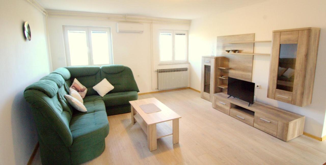 Apartmani Loli Ugljan Kültér fotó