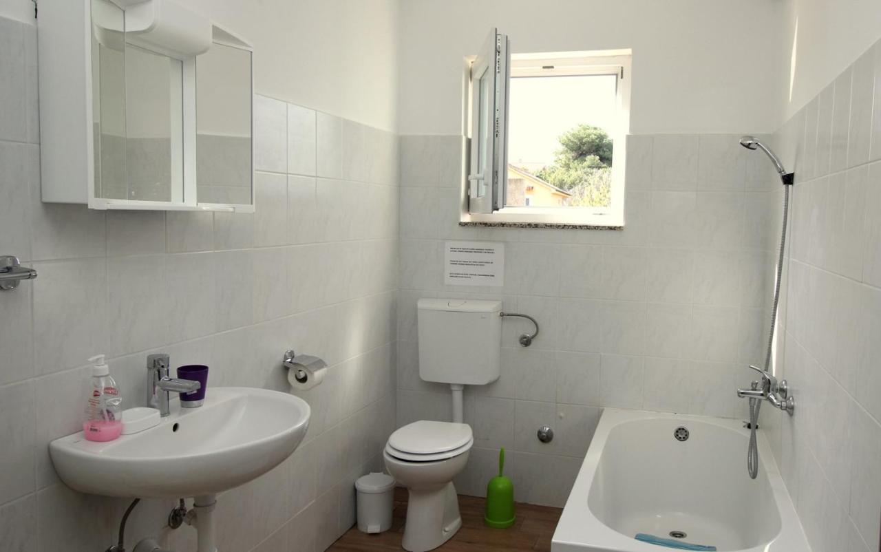 Apartmani Loli Ugljan Kültér fotó