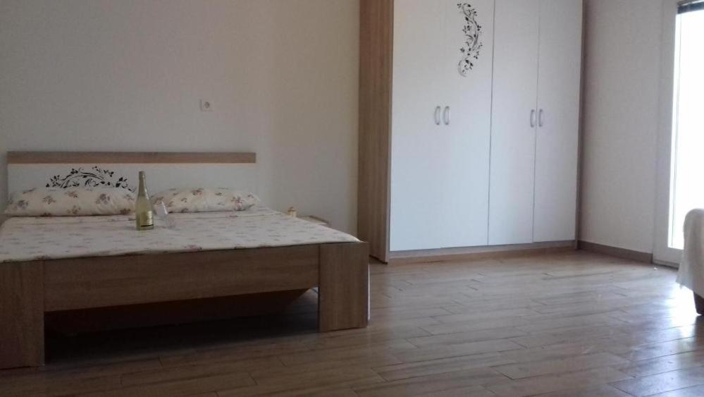 Apartmani Loli Ugljan Kültér fotó